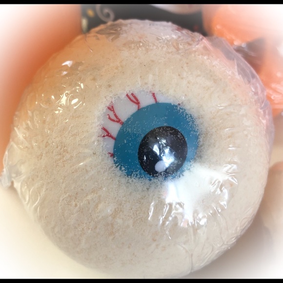 SOLD! Pumkin Spice Hallowen Spa Set - Picture 5 of 8